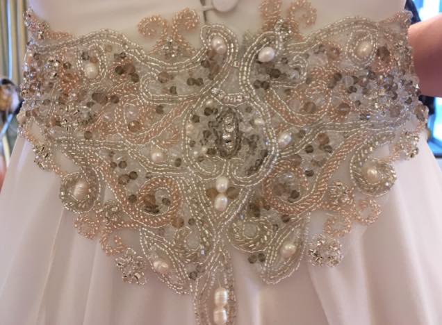 Cinturones artesanales para vestidos de bodas | María Subercaseaux